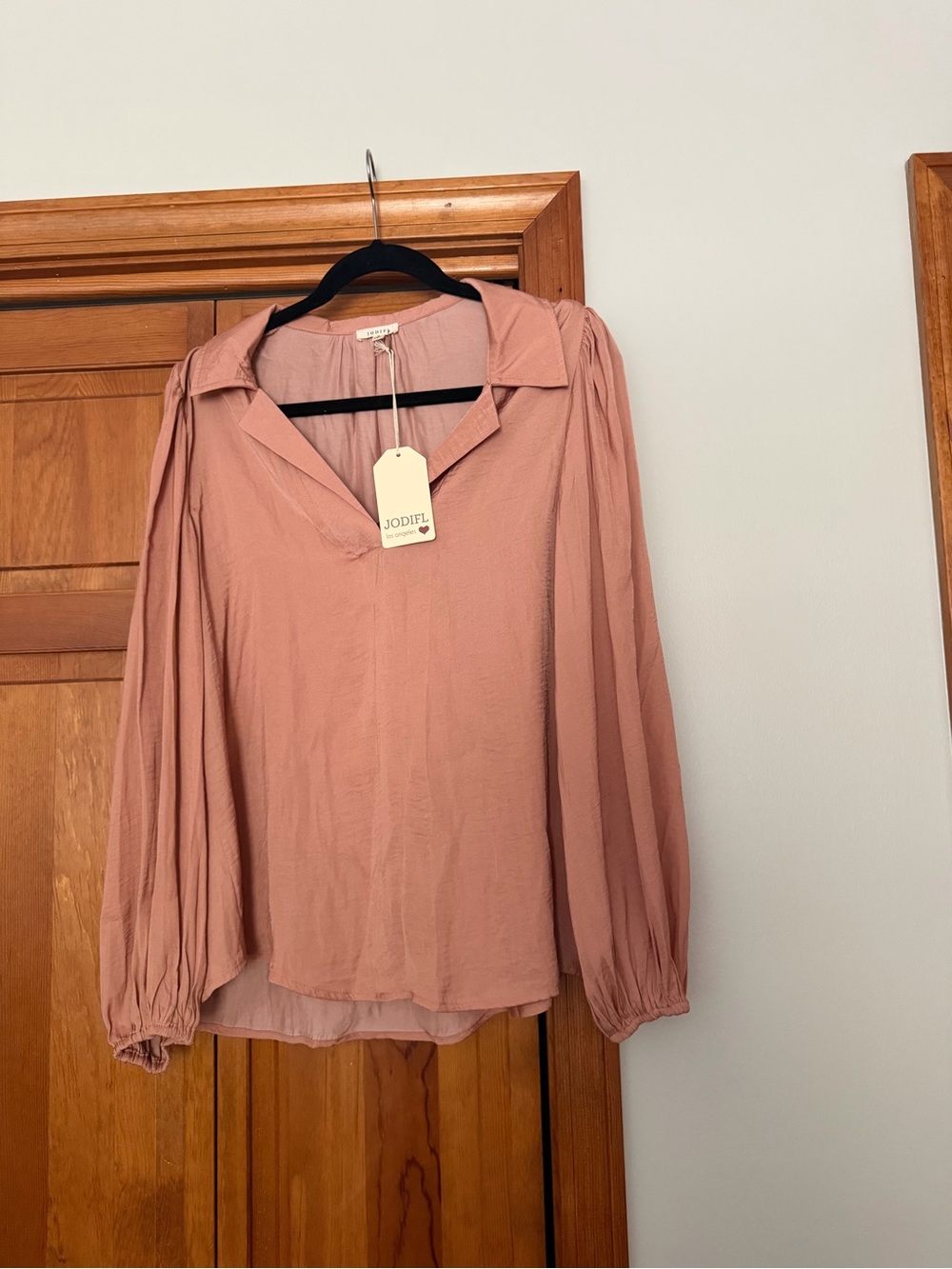 JODIFL - Dusty Rose V-Neck Balloon Sleeve Blouse